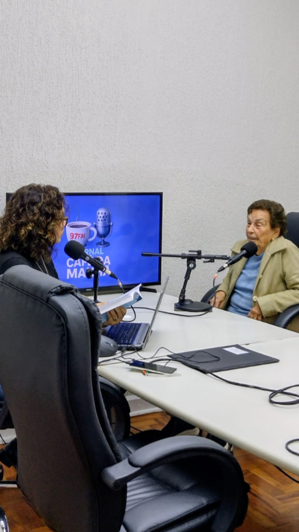 Thereza Maia participa de entrevista na Rádio Clube de Guaratinguetá sobre lançamento de livro